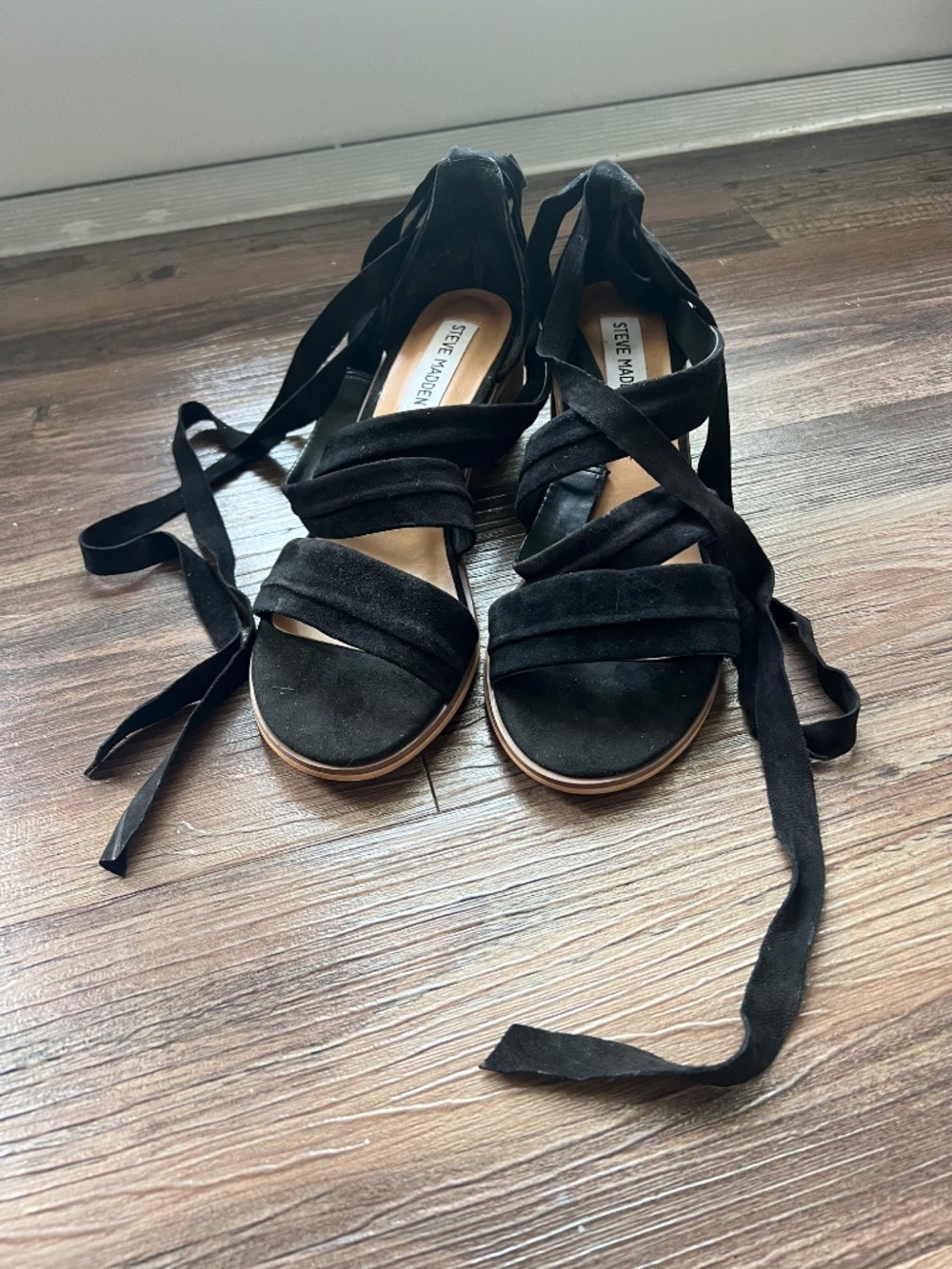 Black Steve Madden Rizzaa Ankle Strap Sandals: Size 7 - Picture 4 of 8